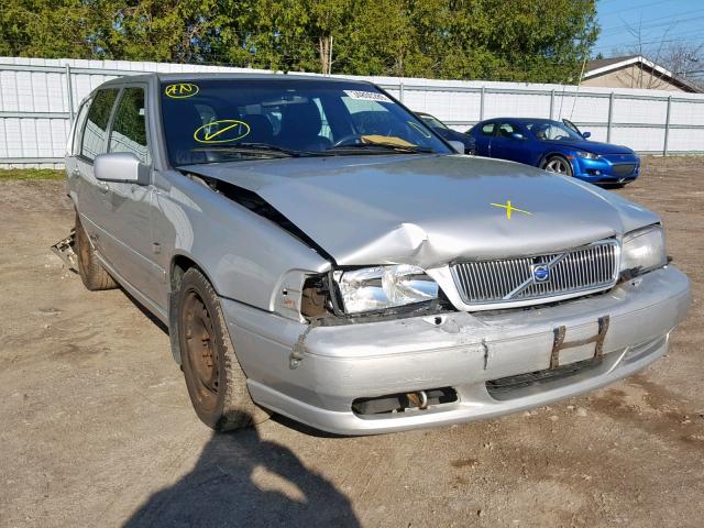 YV1LW55A5X2621575 - 1999 VOLVO V70 SILVER photo 1