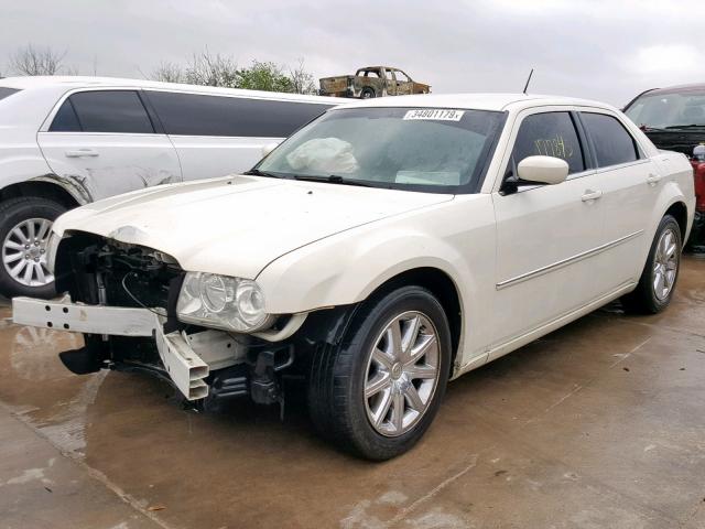 2C3LA33G18H137481 - 2008 CHRYSLER 300 LIMITE WHITE photo 2