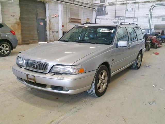 YV1LW5644W2448705 - 1998 VOLVO V70 GLT SILVER photo 2