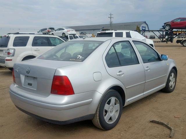 3VWSA29M4YM029269 - 2000 VOLKSWAGEN JETTA GLS SILVER photo 4