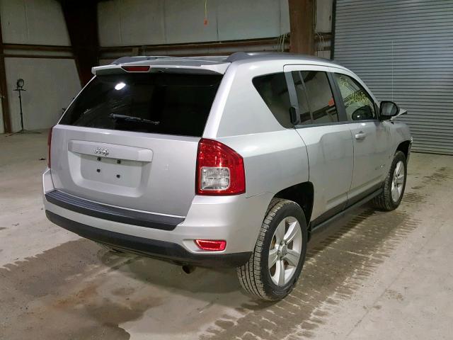 1C4NJCBB1CD606018 - 2012 JEEP COMPASS SP 银色 照片 4