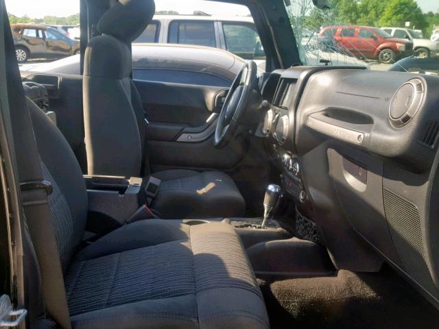 1J4BA3H15BL627700 - 2011 JEEP WRANGLER U BLACK photo 5