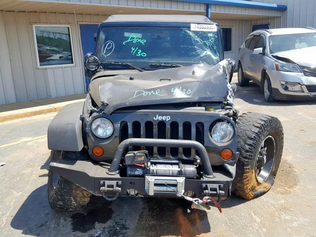 1J4BA3H15BL627700 - 2011 JEEP WRANGLER U BLACK photo 9