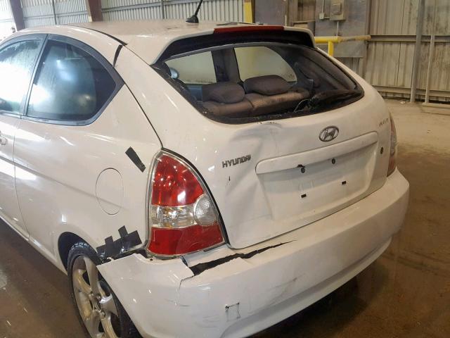 KMHCN36C37U008268 - 2007 HYUNDAI ACCENT SE WHITE photo 9