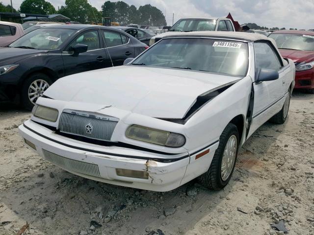 1C3XU4538PF673918 - 1993 CHRYSLER LEBARON WHITE photo 2