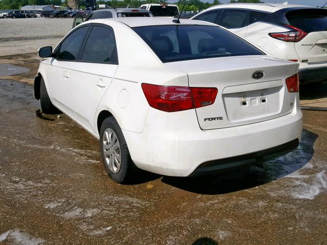 KNAFU4A27A5860355 - 2010 KIA FORTE EX WHITE photo 3