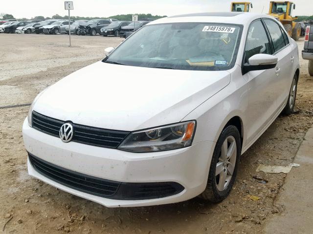 3VWLL7AJ2CM338910 - 2012 VOLKSWAGEN JETTA TDI WHITE photo 2