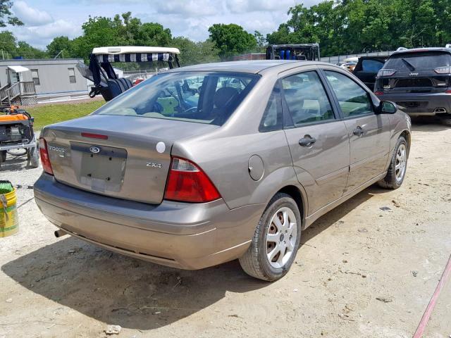 1FAFP34N15W268451 - 2005 FORD FOCUS ZX4 BROWN photo 4