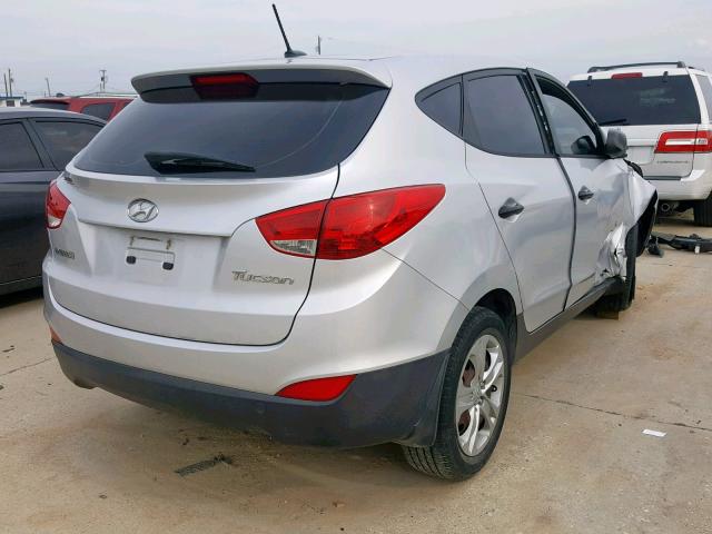 KM8JT3AB9BU264578 - 2011 HYUNDAI TUCSON GL SILVER photo 4