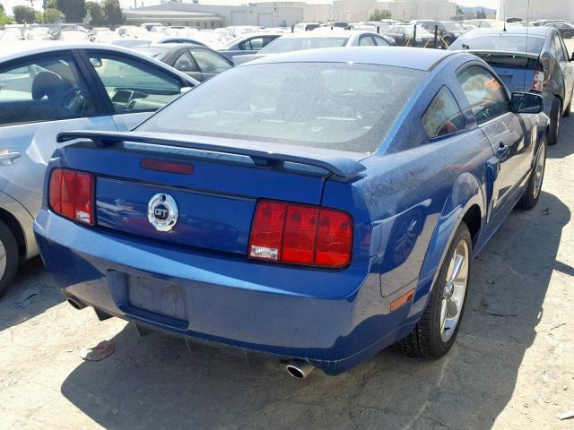 1ZVFT82H075312736 - 2007 FORD MUSTANG GT BLUE photo 4