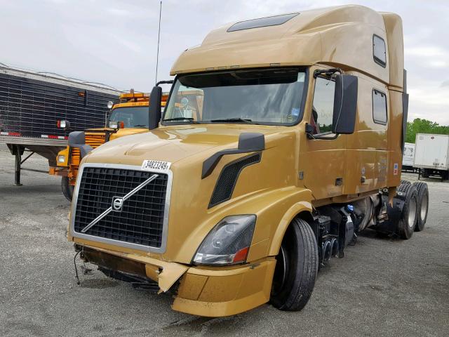 4V4NC9EH4CN536607 - 2012 VOLVO VN VNL GOLD photo 2