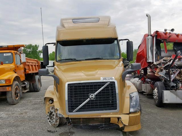 4V4NC9EH4CN536607 - 2012 VOLVO VN VNL GOLD photo 7