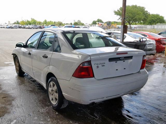 1FAHP34N57W313581 - 2007 FORD FOCUS ZX4 WHITE photo 3