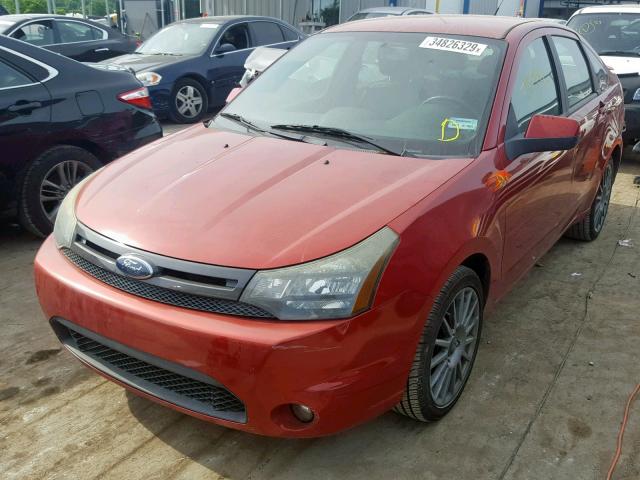 1FAHP3GNXAW204651 - 2010 FORD FOCUS SES RED photo 2