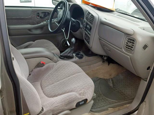 1GKCS13W212114802 - 2001 GMC JIMMY BEIGE photo 5