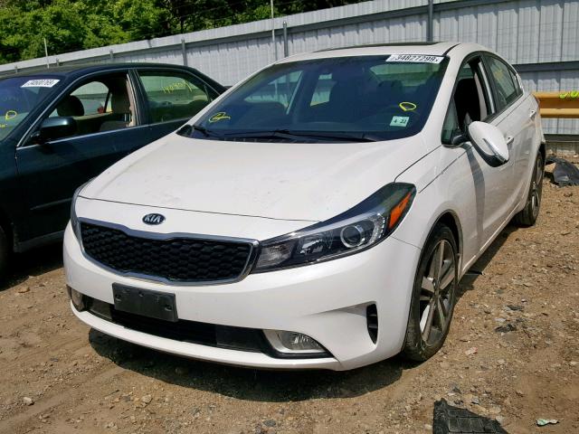 3KPFN4A89HE093787 - 2017 KIA FORTE EX WHITE photo 2