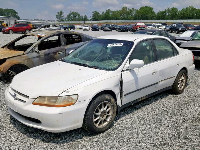 1HGCG1641YA095491 - 2000 HONDA ACCORD LX WHITE photo 2