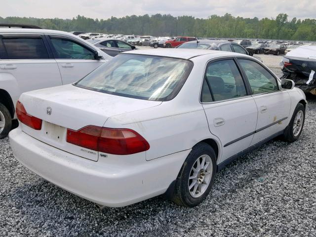 1HGCG1641YA095491 - 2000 HONDA ACCORD LX WHITE photo 4