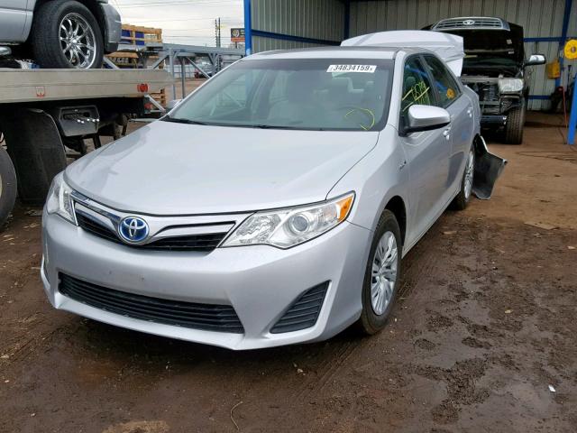 4T1BD1FK9CU052506 - 2012 TOYOTA CAMRY HYBR SILVER photo 2