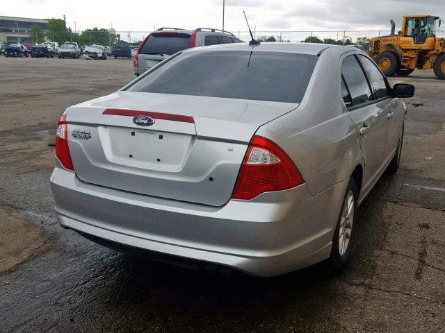 3FAHP0GA1BR124381 - 2011 FORD FUSION S SILVER photo 4