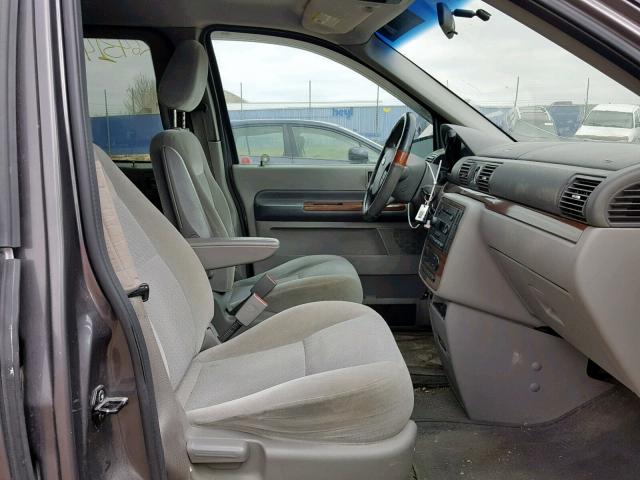 2FMZA56205BA87216 - 2005 FORD FREESTAR S GRAY photo 5