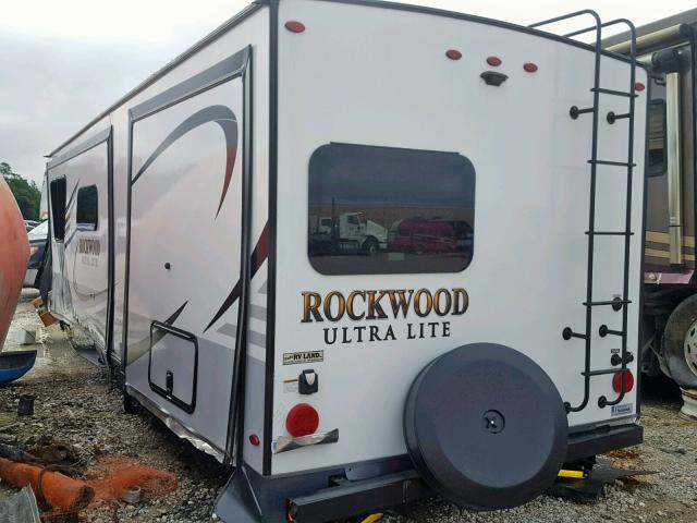 4X4TRLB21KZ161243 - 2019 ROCK ULTRA LITE WHITE photo 3