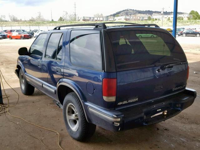 1GNCS13W4W2272522 - 1998 CHEVROLET BLAZER BLUE photo 3