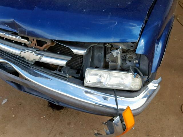 1GNCS13W4W2272522 - 1998 CHEVROLET BLAZER BLUE photo 9