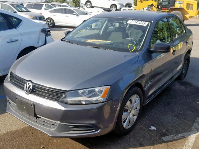 3VW2K7AJ8DM362189 - 2013 VOLKSWAGEN JETTA BASE GRAY photo 2