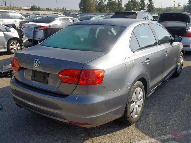 3VW2K7AJ8DM362189 - 2013 VOLKSWAGEN JETTA BASE GRAY photo 4