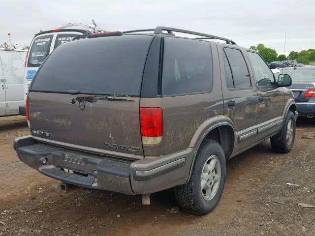 1GNDT13W3W2230764 - 1998 CHEVROLET BLAZER BROWN photo 4