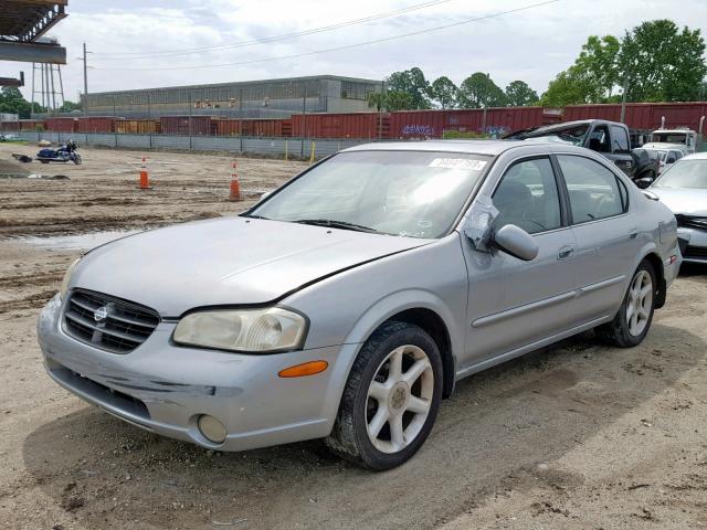 JN1CA31A61T110461 - 2001 NISSAN MAXIMA GXE SILVER photo 2