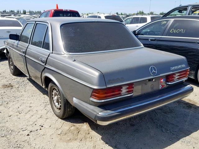 WDBAB33A4CB007965 - 1982 MERCEDES-BENZ 300 DT GRAY photo 3