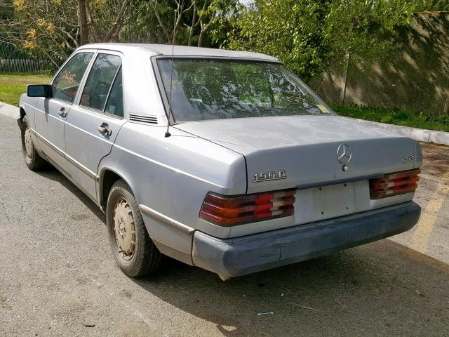 WDBDB22A3EA041204 - 1984 MERCEDES-BENZ 190 D 2.2 SILVER photo 3