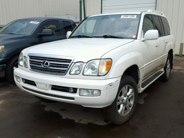 JTJHT00W054000804 - 2005 LEXUS LX 470 WHITE photo 2