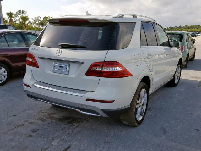 4JGDA5JB1DA160556 - 2013 MERCEDES-BENZ ML 350 WHITE photo 4