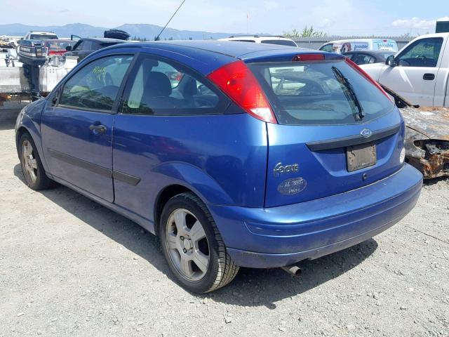 3FAHP31333R165835 - 2003 FORD FOCUS ZX3 BLUE photo 3