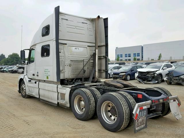 4V4NC9EH9EN170453 - 2014 VOLVO VN VNL WHITE photo 3