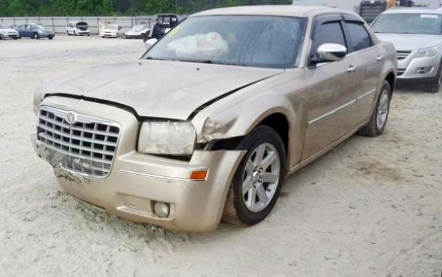 2C3KA53G97H629908 - 2007 CHRYSLER 300 TOURIN GOLD photo 2