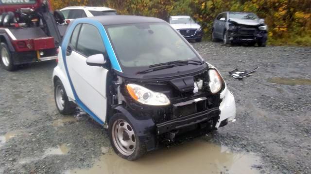 WMEEJ3BA1BK459928 - 2011 SMART FORTWO PUR TWO TONE photo 1