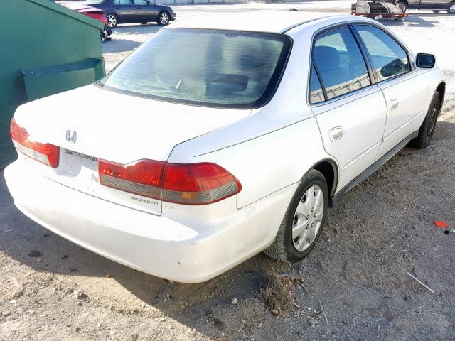 1HGCG56411A003096 - 2001 HONDA ACCORD LX WHITE photo 4