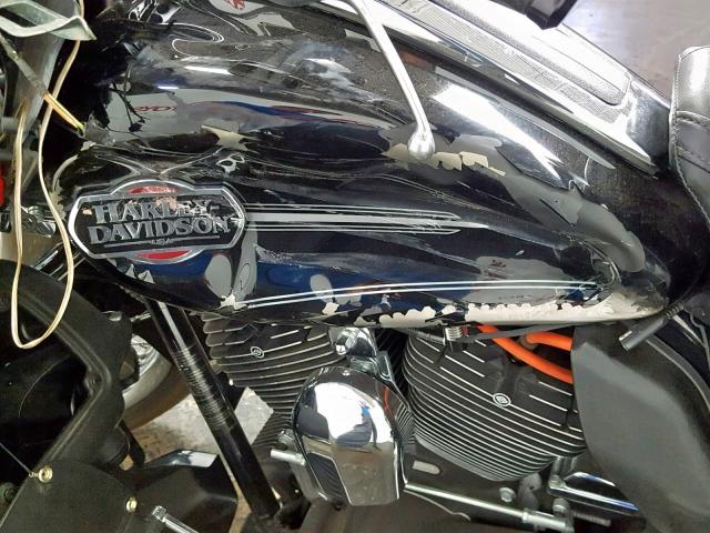 1HD1FC410AB628085 - 2010 HARLEY-DAVIDSON FLHTCU BLACK photo 17