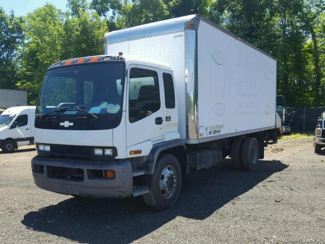 1GBJ7C1C61J512047 - 2001 CHEVROLET T-SERIES F WHITE photo 2