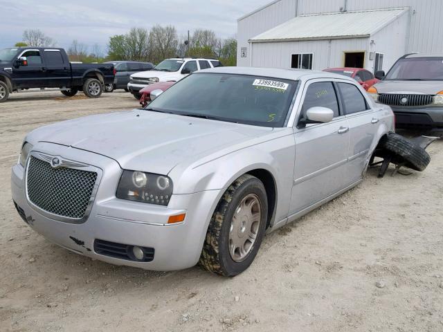 2C3KA53G27H658568 - 2007 CHRYSLER 300 TOURIN SILVER photo 2