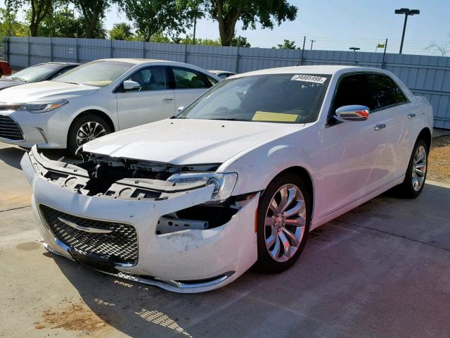 2C3CCAEG8JH136832 - 2018 CHRYSLER 300 LIMITE WHITE photo 2