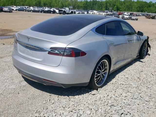 5YJSA1CG6DFP03890 - 2013 TESLA MODEL S Արծաթագույն լուսանկար 4