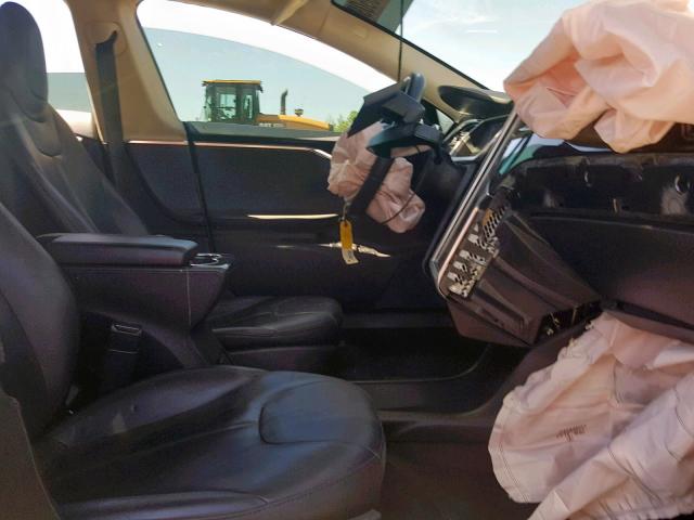 5YJSA1CG6DFP03890 - 2013 TESLA MODEL S Արծաթագույն լուսանկար 5