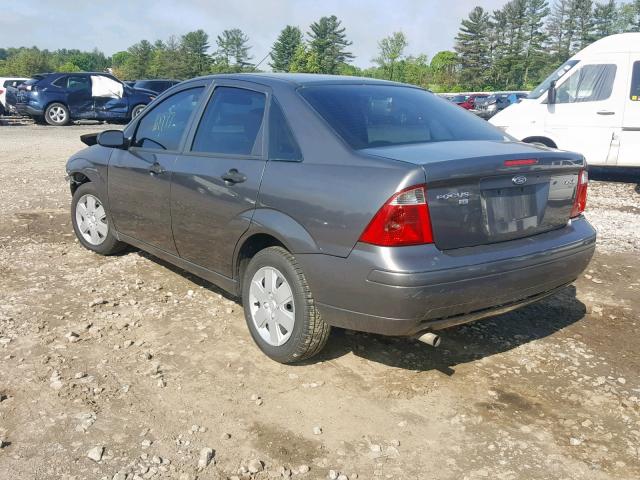 1FAHP34N96W126391 - 2006 FORD FOCUS ZX4 GRAY photo 3