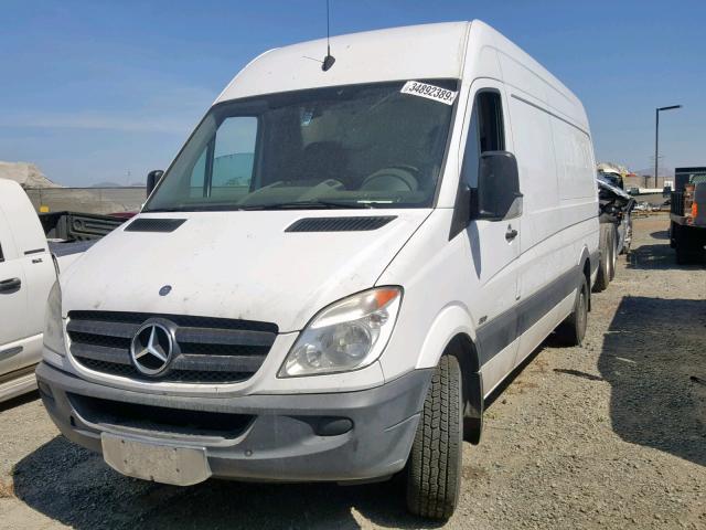 WD3PE8CC9D5730089 - 2013 MERCEDES-BENZ SPRINTER 2 WHITE photo 2