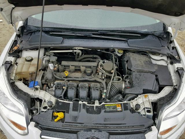 1FAHP3H29CL379448 - 2012 FORD FOCUS SEL WHITE photo 7